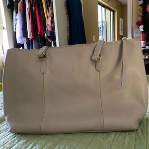 NWT grey Leather purse by Antonio Melani